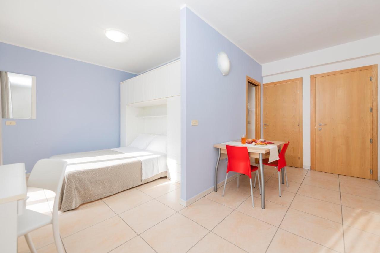 Residence Quadrifoglio Cervia Exteriör bild